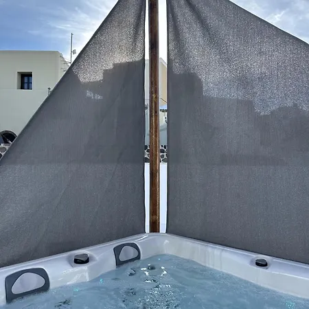White Cave With Outdoor Hot Tub Megalochori (Santorini)