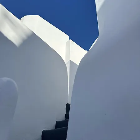 Lejlighed White Cave With Outdoor Hot Tub