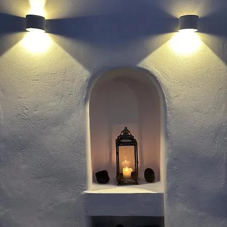Lejlighed White Cave With Outdoor Hot Tub