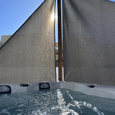 公寓 White Cave With Outdoor Hot Tub 梅加洛克里